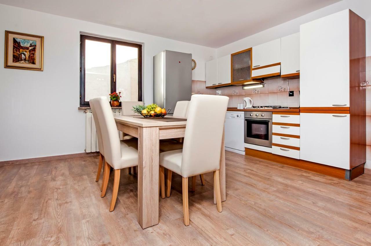 Apartment Nika روفينج المظهر الخارجي الصورة